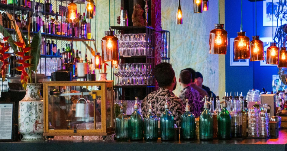 Guía de Vida Nocturna de Santa Bárbara. Dónde Beber, Bailar y Relajarse.